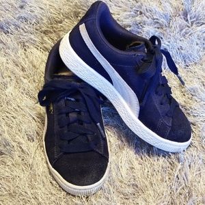 Boy's Puma Suede Classic Sneakers size 13c
